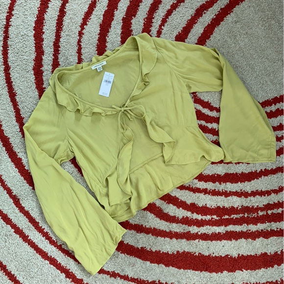 AMERICAN EAGLE RUFFLED WRAP TOP NWT - Picture 9 of 9